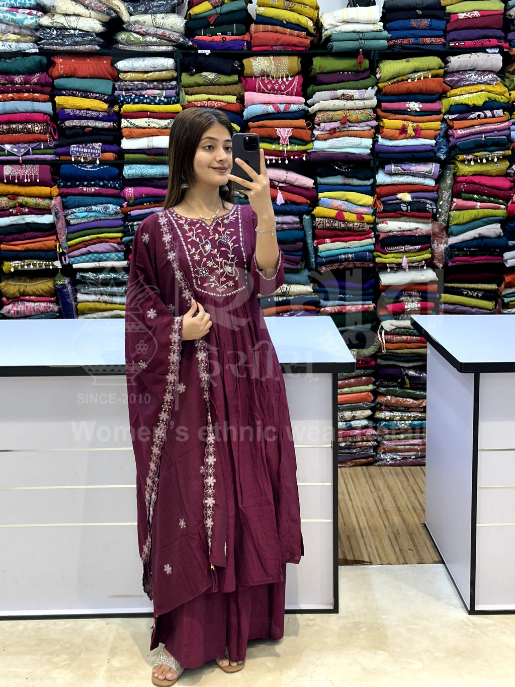 Elegant Hand Work Embroidered Neck Kurti Set