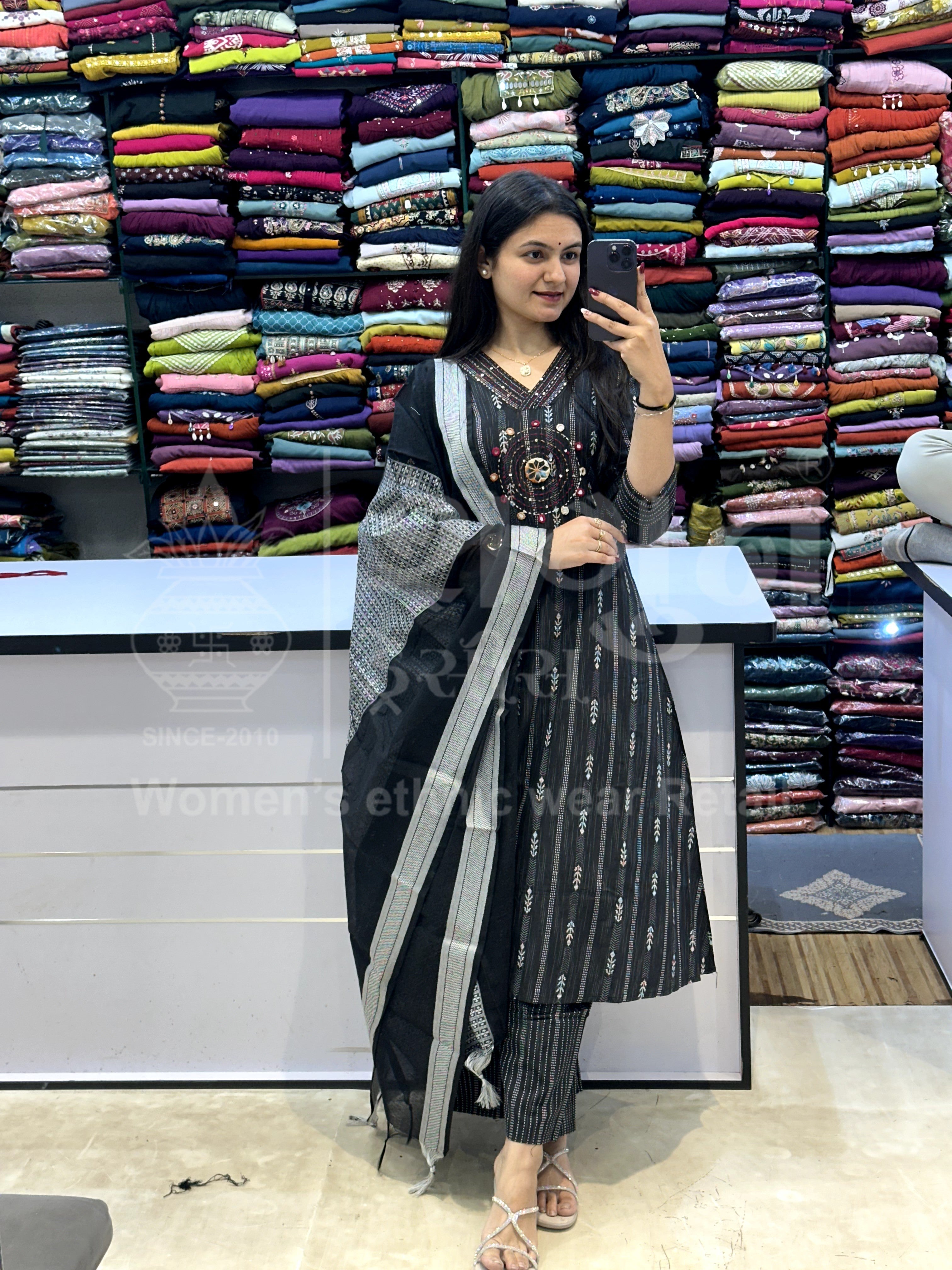 Vira Dobby Print Kurti Set with Dupatta